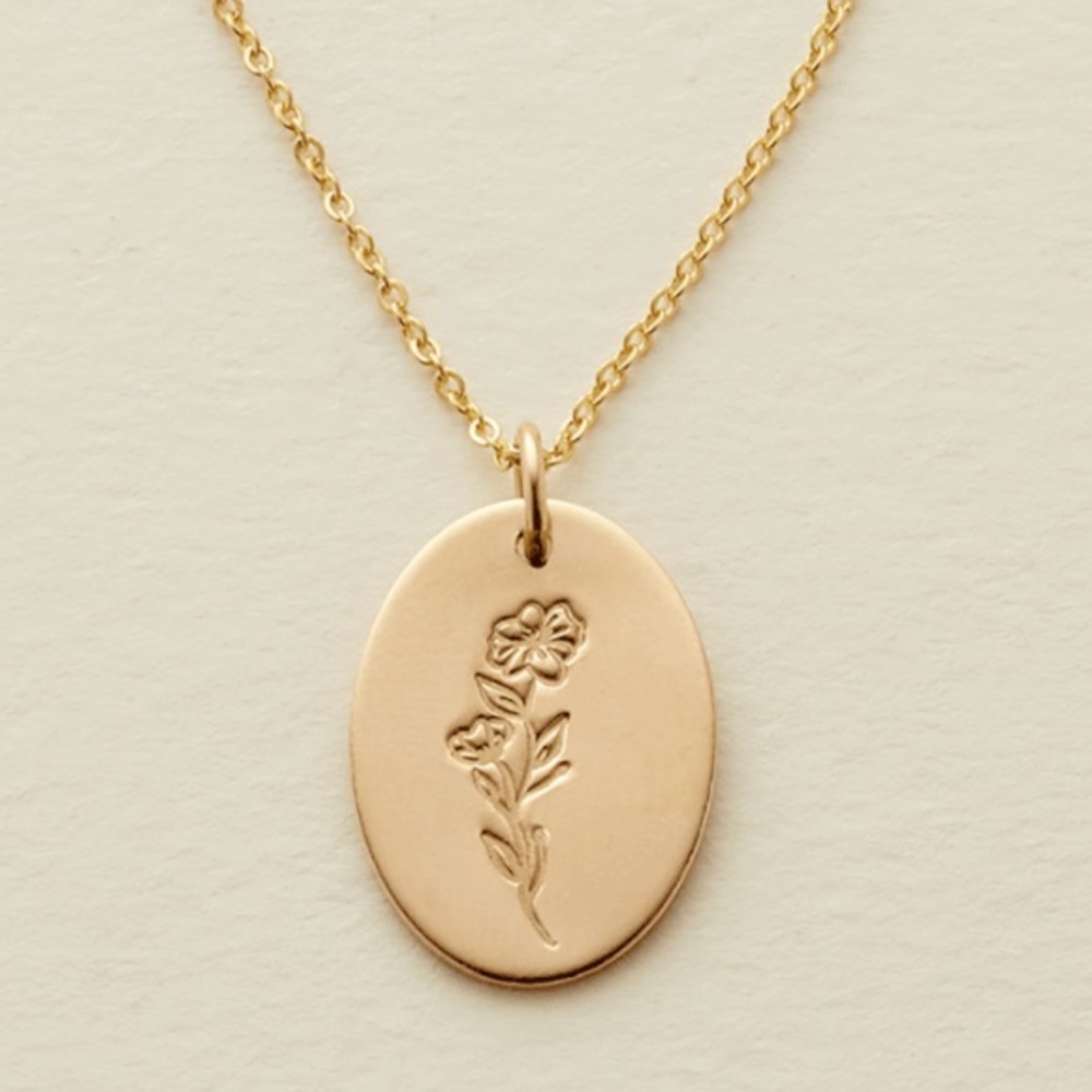 Bohemian Floral Family Minimalist Gold Necklace - Picture 9 of 16